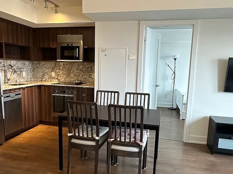 7 Mabelle Ave #2607 — Photo 7