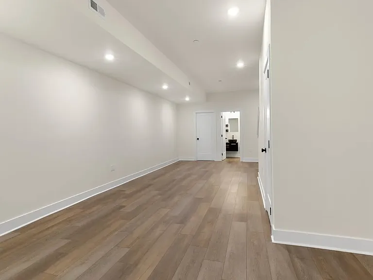 2719 Lefevre St — Photo 18