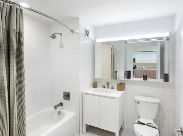 25 Park Lane South image 6 of 26