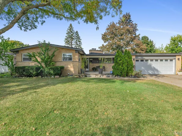 33038 Grennada St, Livonia, MI 48154