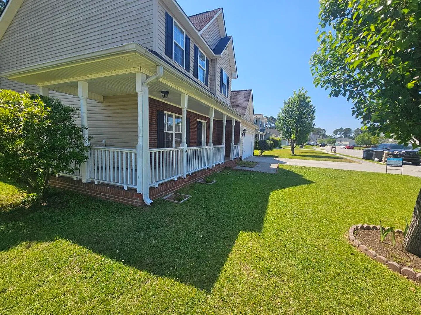 Gorgeous & Spacious 4 Bedroom In Carolina Forest — Photo 2