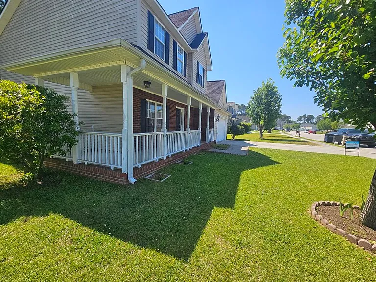 208 Burning Tree Ln — Photo 2