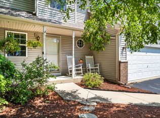 25724 S Cobblestone Ln, Channahon, IL 60410