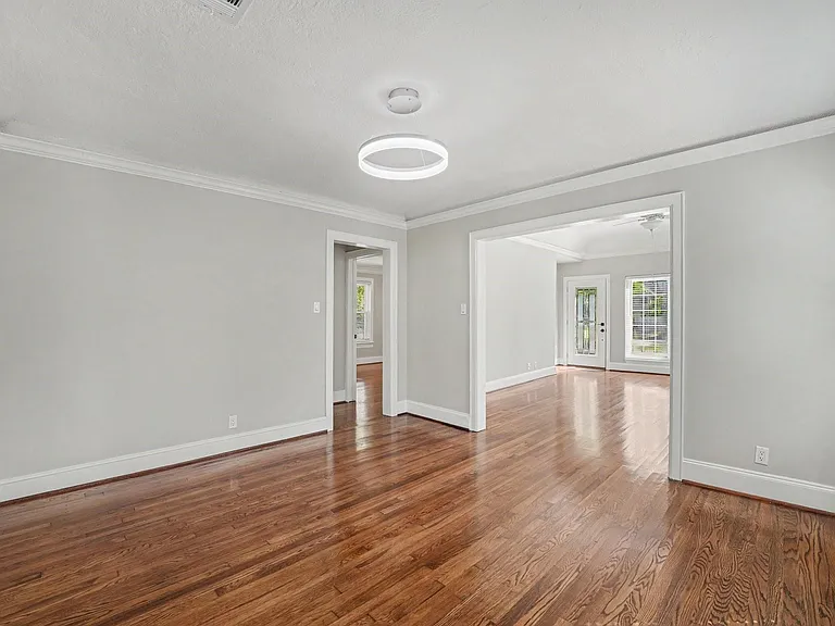 2805 Rosewood St — Photo 8