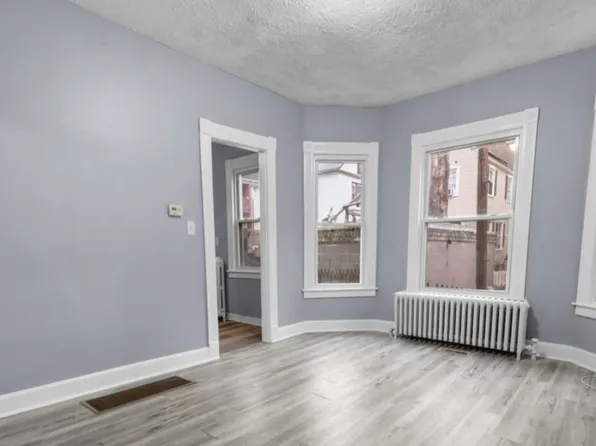 16 Plaza Ave #1B, Waterbury, CT 06710