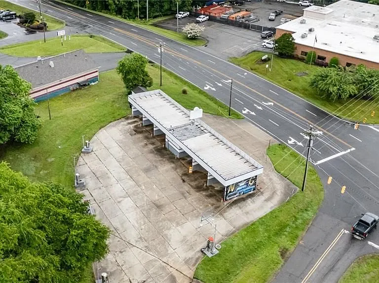 207 W Stadium Dr — Photo 2