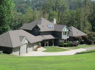 104 Hunters Ridge Rd, Wheeling, WV 26003