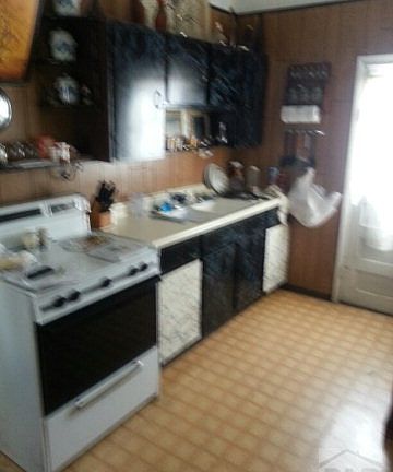 5th image of 14 E Ash St
