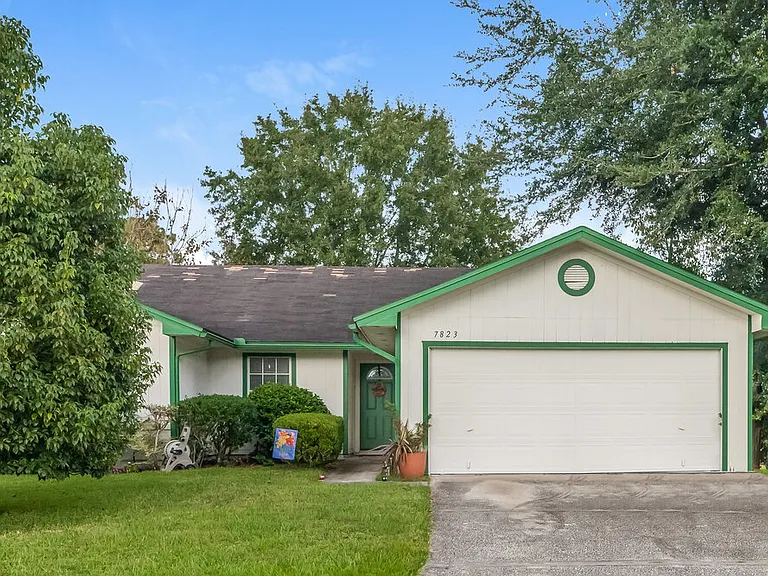 7823 Hunters Lake Cir S — Photo 1