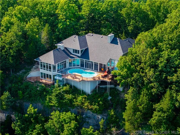 420 Cedar Crest Dr, Lake Ozark, MO 65049