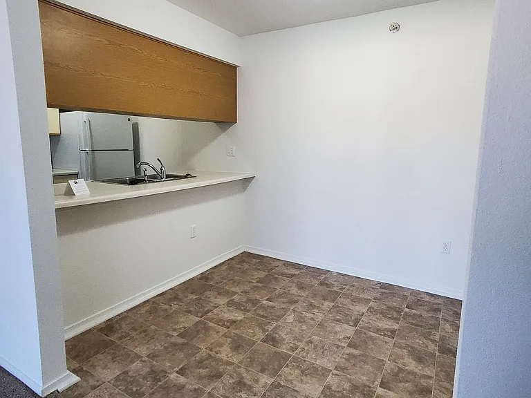 Thornridge Apartments — Photo 106