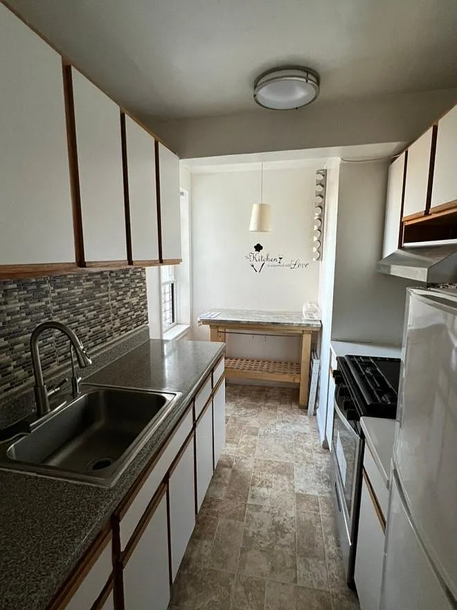 1 bed, 680 sqft, $2,100 — Photo 2