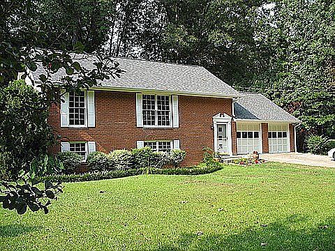 1072 Forest Heights Road