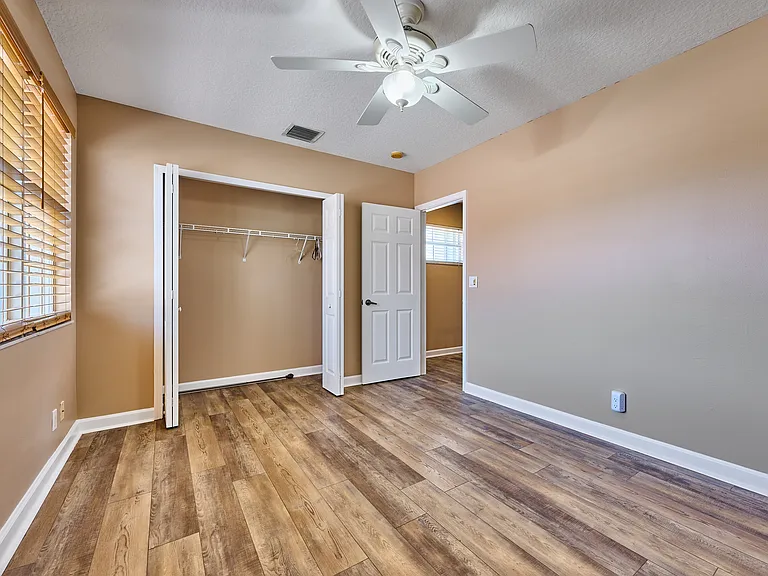530 Commons Dr — Photo 36