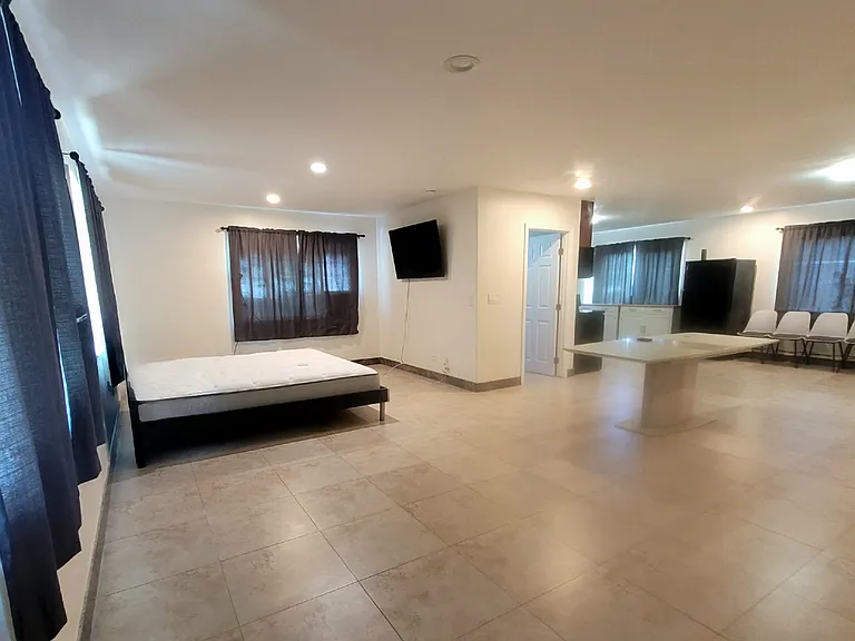 1555 Pahulu St E — Photo 13