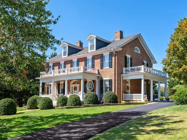 1739 Barterbrook Rd, Staunton, VA 24401
