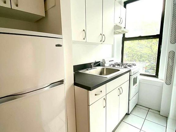 3rd image of 1066 1st Ave #8BE