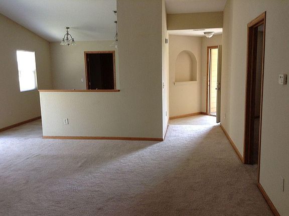3rd image of 1712 Clover Dr