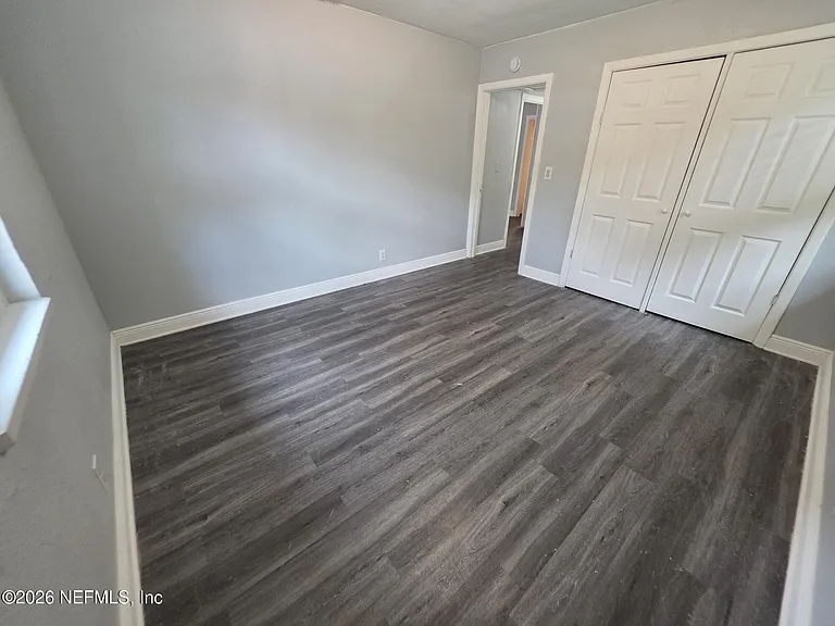 4918 N Pearl St — Photo 8