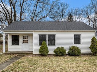 983 Upton Ave, Springfield, MI 49037