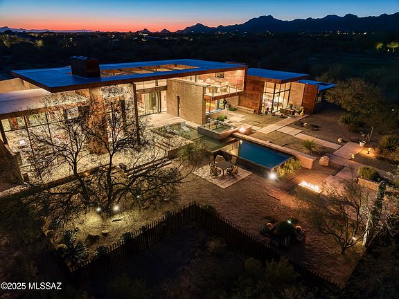 3rd image of 474 W Tortolita Mountain Cir