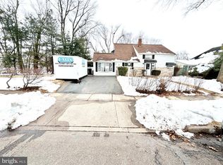 20 Neptune Ln, Levittown, PA