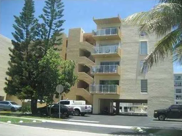 3615 NE 167th St, North Miami Beach, FL 33160