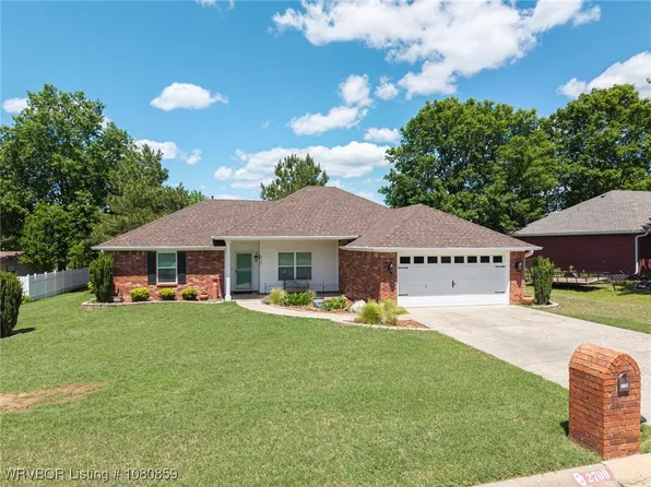 2709 E Phillips Ave, Sallisaw, OK 74955