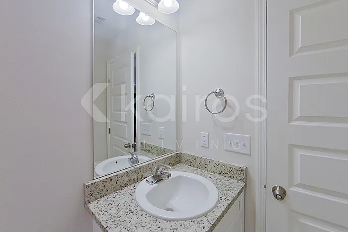 781 Park Ln — Photo 9