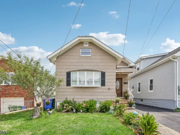 352 Miltonia St, Linden City, NJ 07036