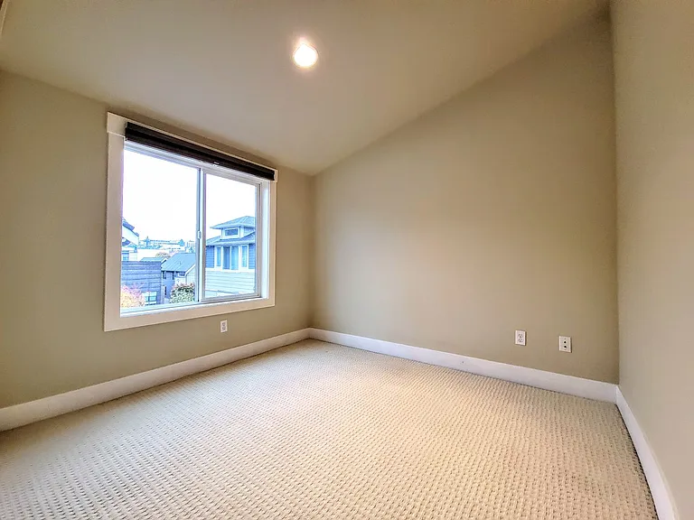 3814 Interlake Ave N #B — Photo 8