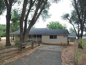 3293 Charles St photo 1