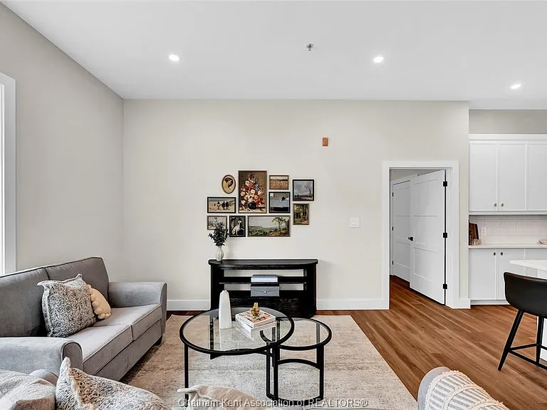 12 Mill St W #214 — Photo 16
