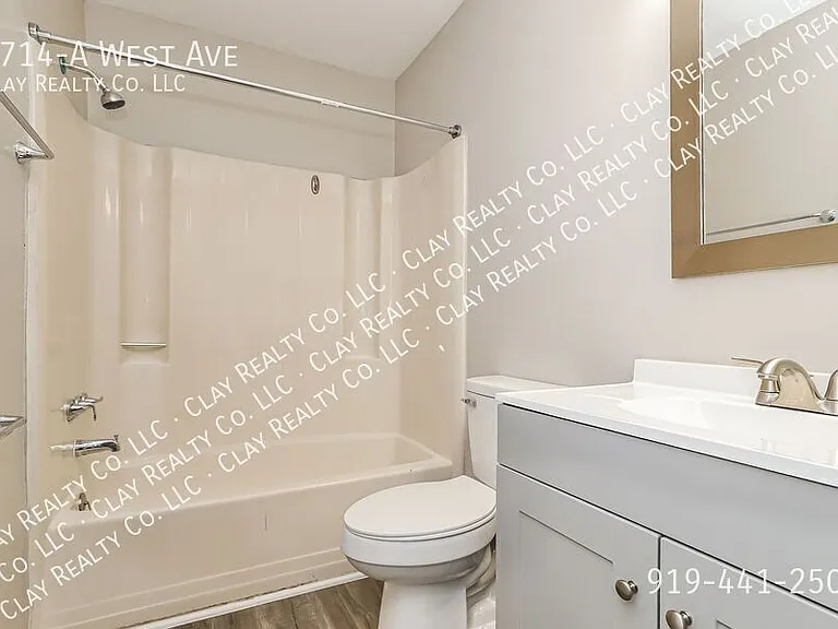 3714A West Ave — Photo 11