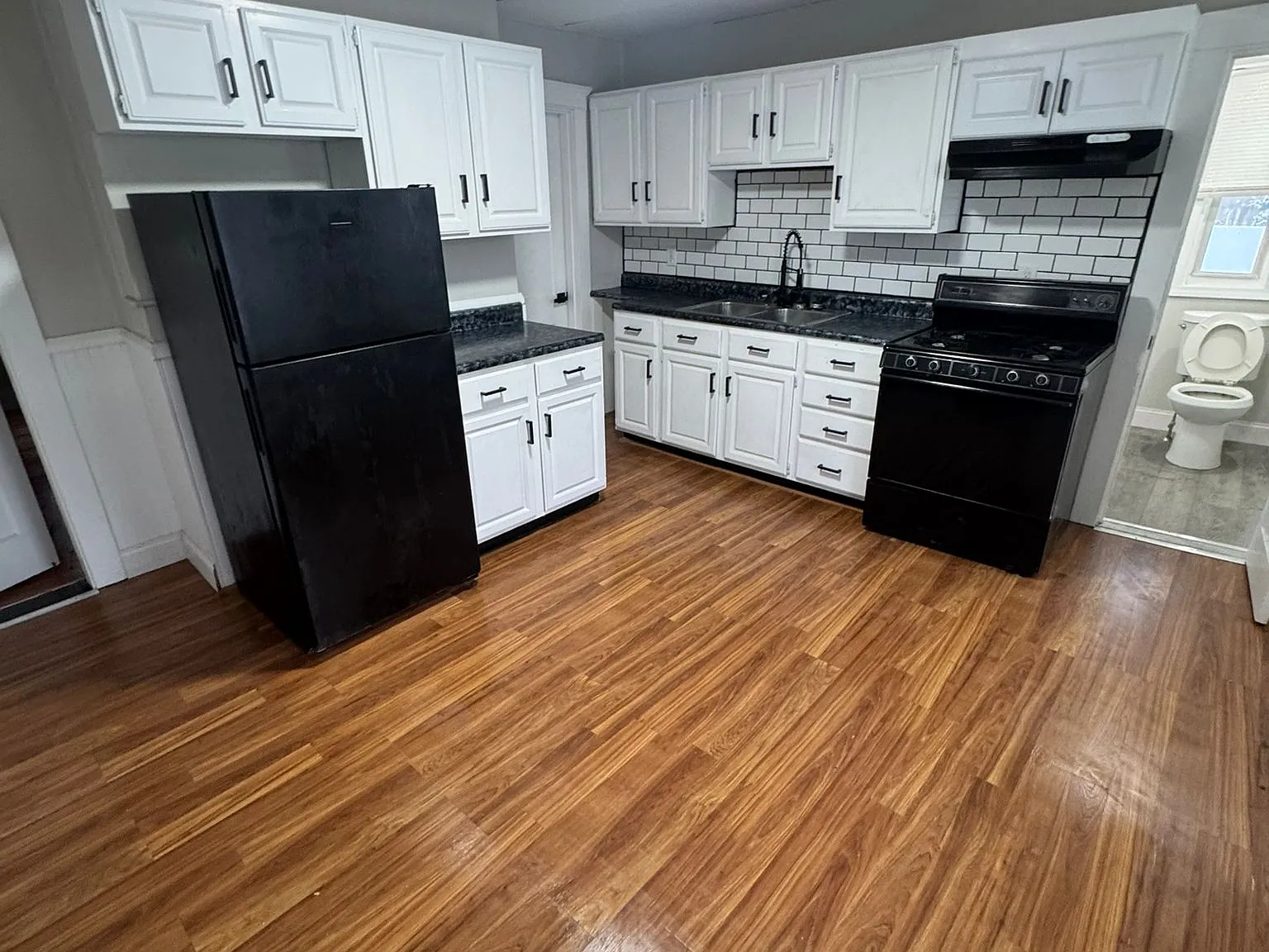 33 Standard Ave — Photo 2