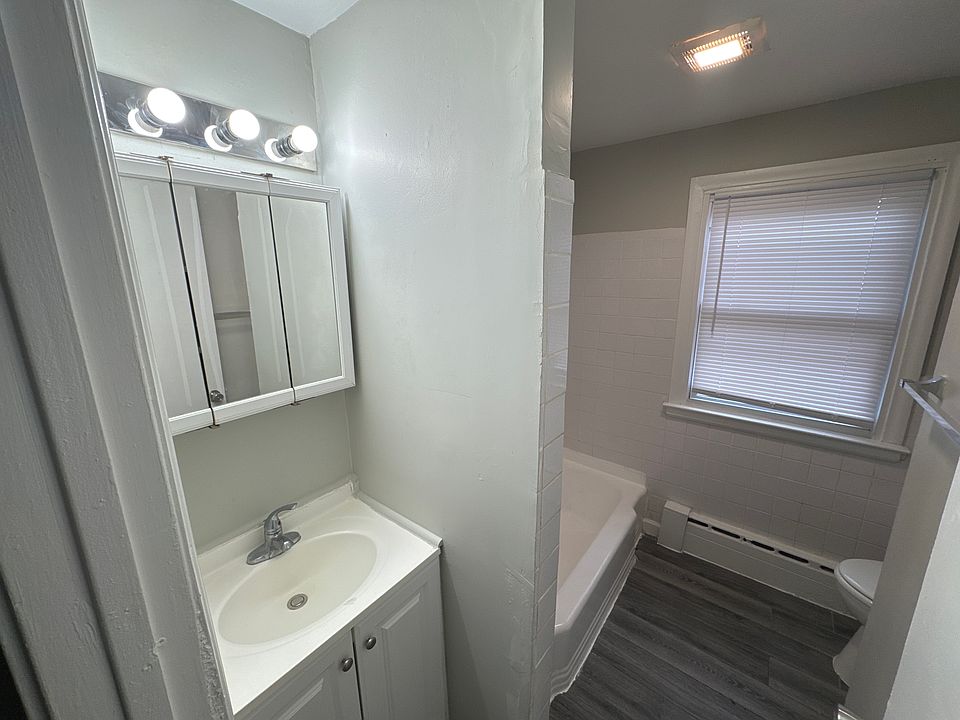 2nd image of 641 Newhall St