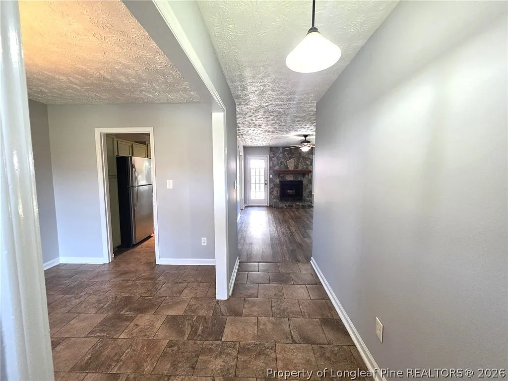 3 bed, 2.0 bath, 1337 sqft, $1,450 — Photo 4