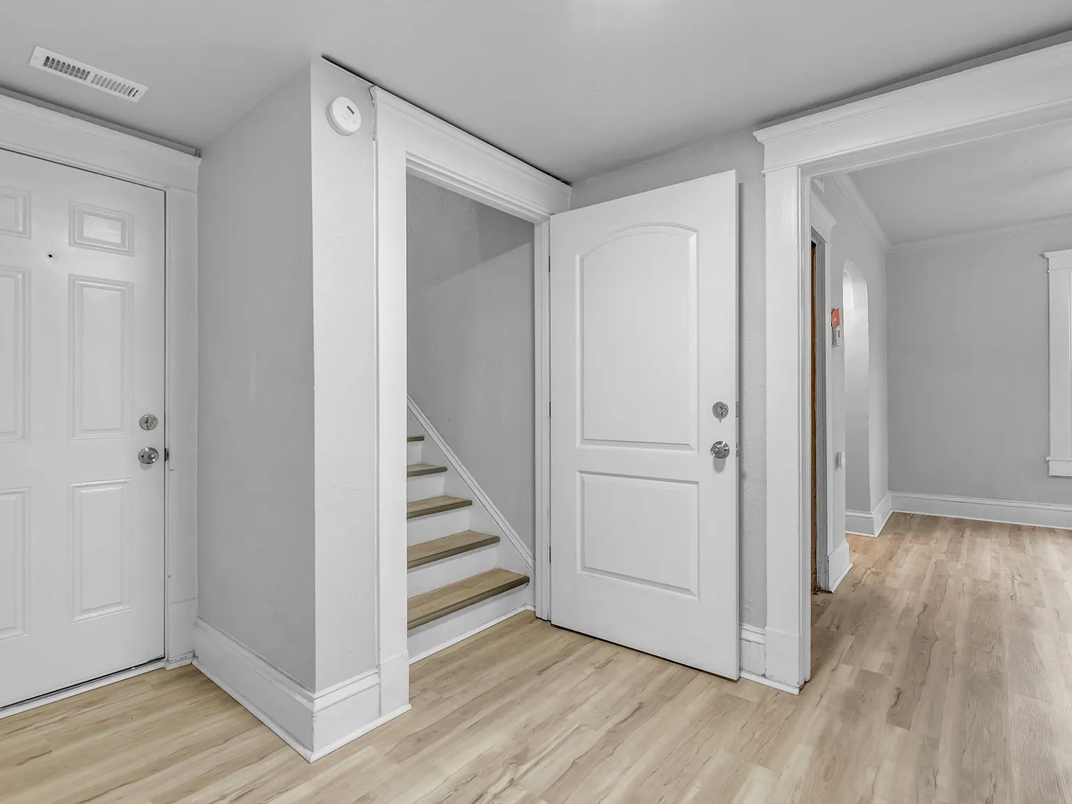 4 bed, 1695 sqft, $2,999 — Photo 3