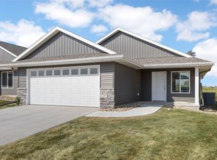 3032 Teton St SW, Cedar Rapids, IA 52404