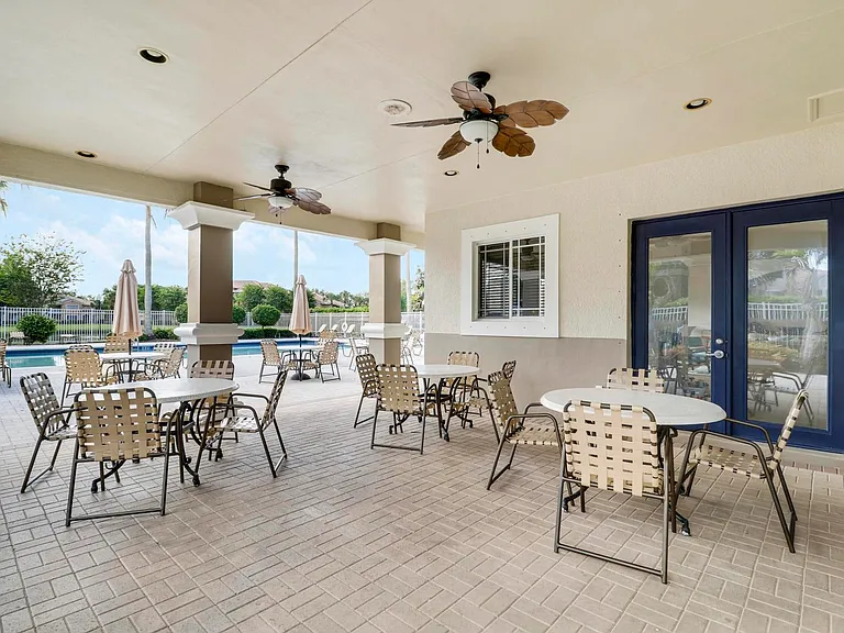 281 SW Palm Dr #106 — Photo 17