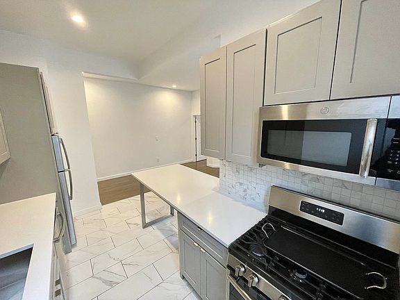 5th image of 611 W 141st St #46