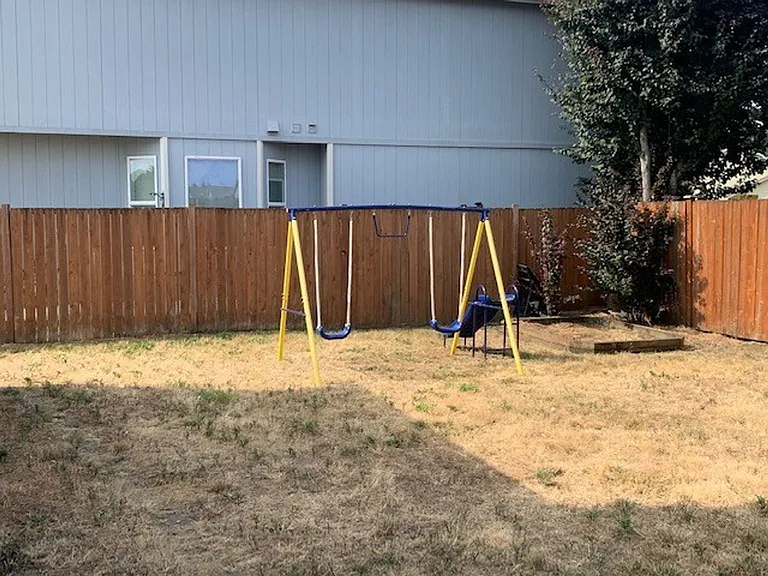 9952 Greenleaf Loop SE — Photo 8