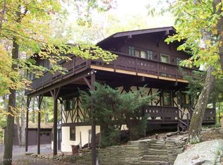 101 Beartrap Mountain Ter, Greentown, PA 18426