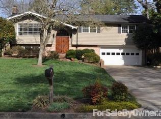 1960 11th Street Ct NW, Hickory, NC 28601