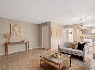 3200 S 28th St APT 204, Alexandria, VA 22302