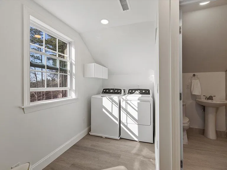 8704 Balbirnie Ct — Photo 43