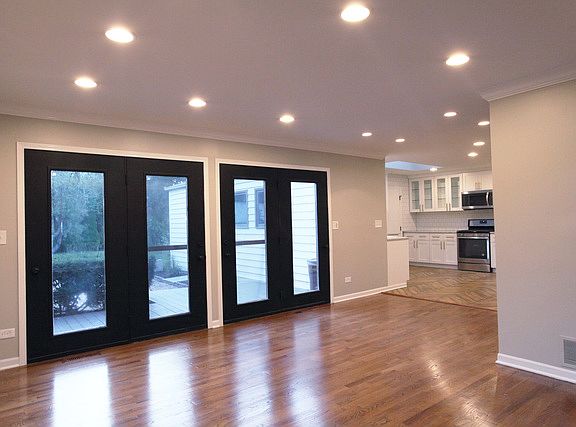 5th image of 642 N Highland Ave