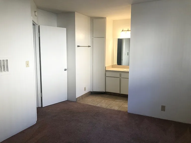 Del Norte Apartments — Photo 14