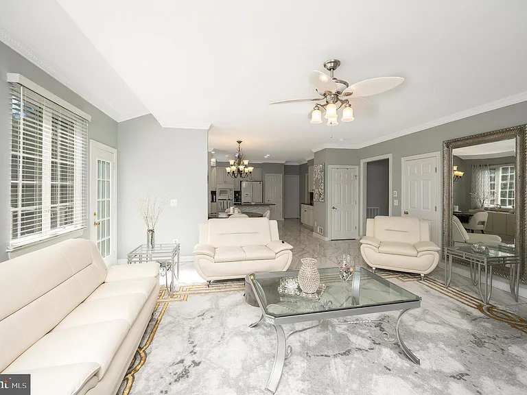 16005 Kings Mountain Rd — Photo 11