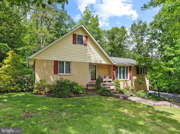 14705 Bourbon St SW, Cresaptown, MD 21502